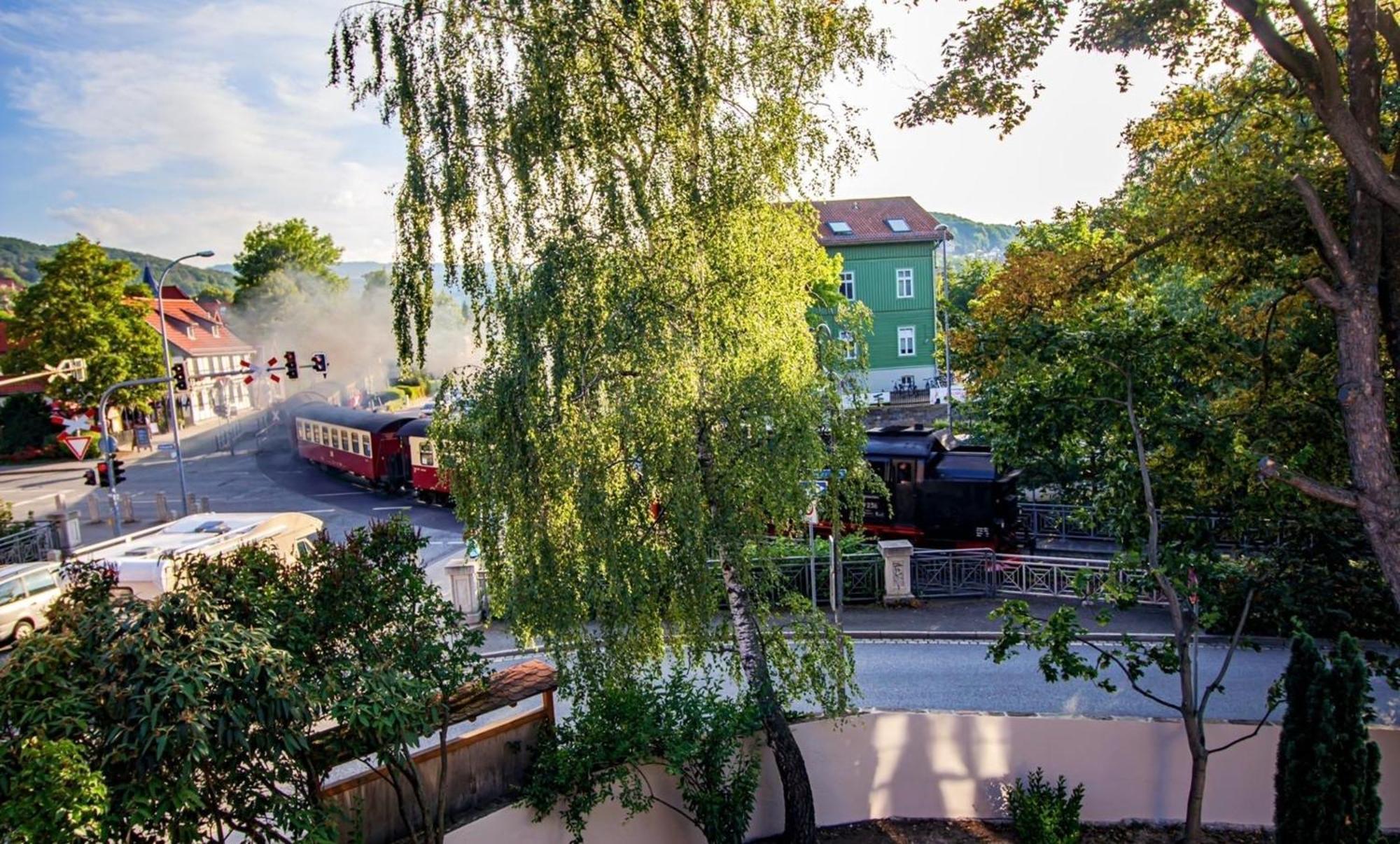 Harztraeume No1 # Parkplatz # Altstadt # Brockenbahn Wernigerode Buitenkant foto